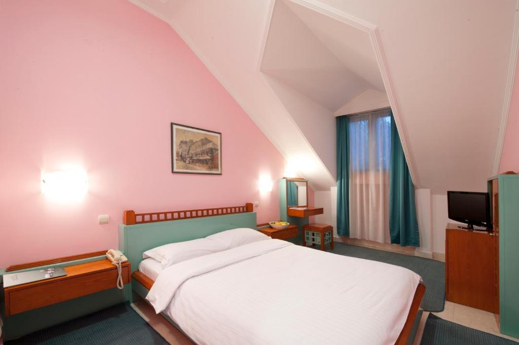 Hotel Eminent Podgorica Chambre photo